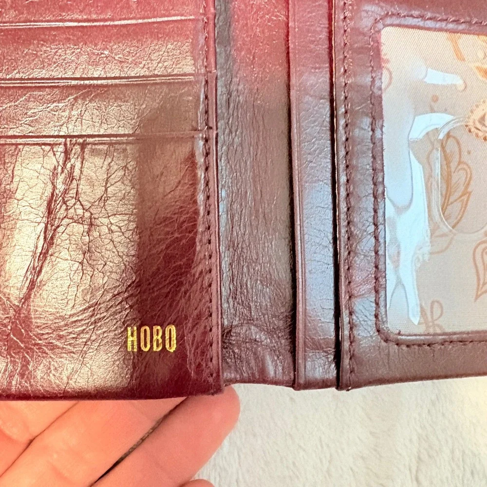 HOBO Leather Trifold Clutch Wallet Womens Burgundy size Large Distressed